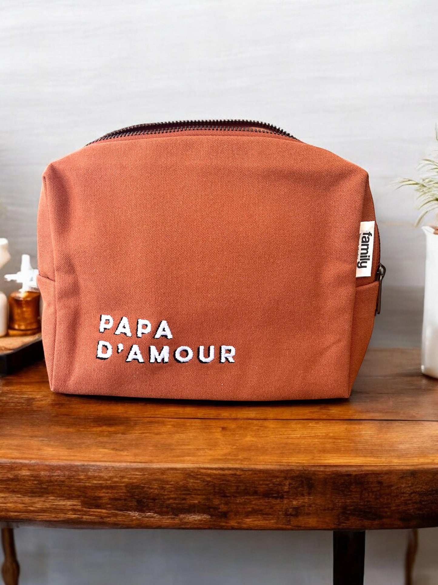 Trousse de toilette brodée PAPA D’AMOUR cuivre