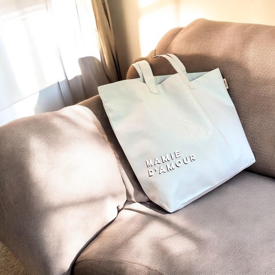 Sac shopping brodé MAMIE D’AMOUR bleu ciel