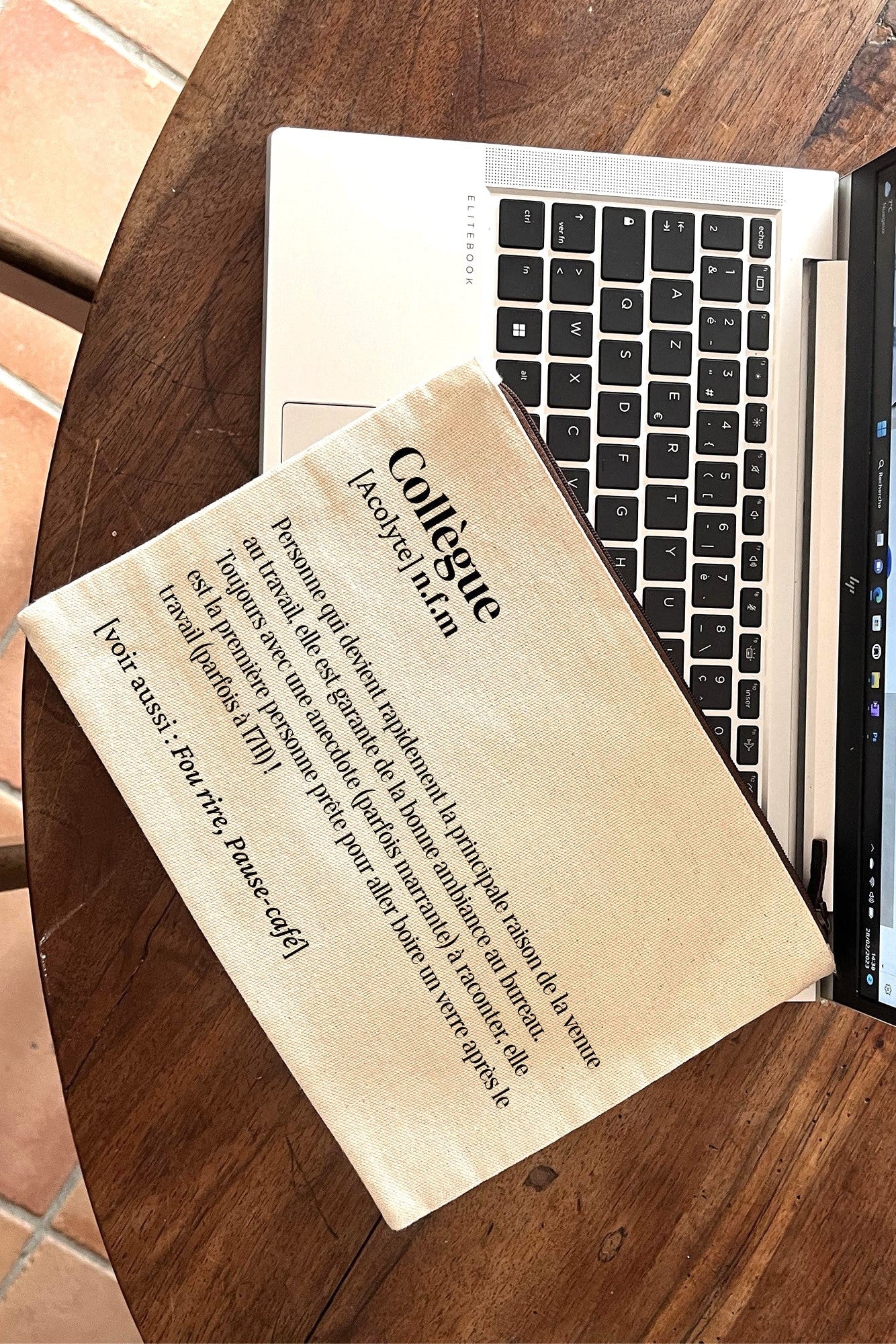 Grande trousse définition Collègue