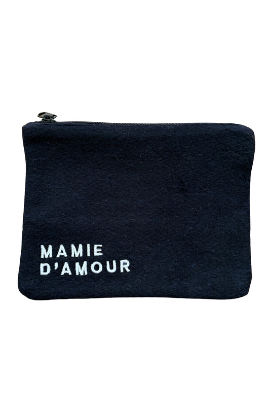 Trousse en laine brodée 'mamie d'amour' - PROTOTYPE