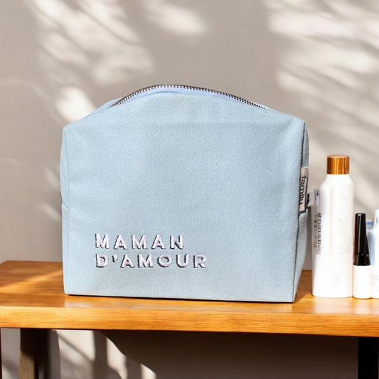 TROUSSE DE TOILETTE MAMAN D’AMOUR BLEU CIEL