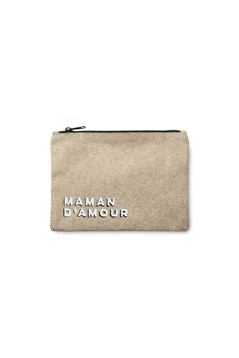 Trousse en laine brodée 'maman d'amour'