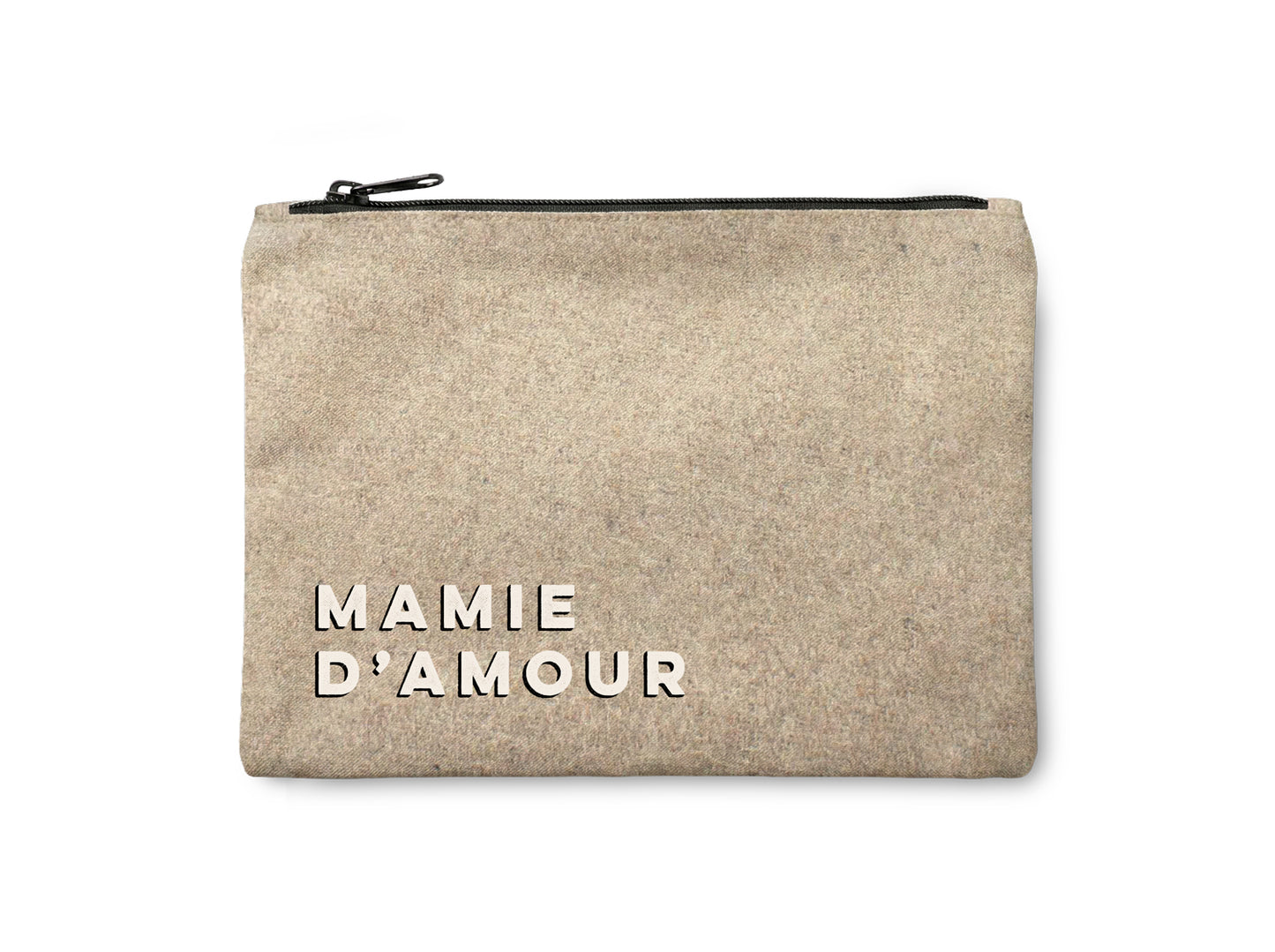 Trousse en laine brodée 'mamie d'amour'