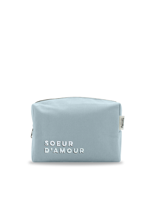 Trousse de toilette brodée SOEUR D’AMOUR bleu ciel